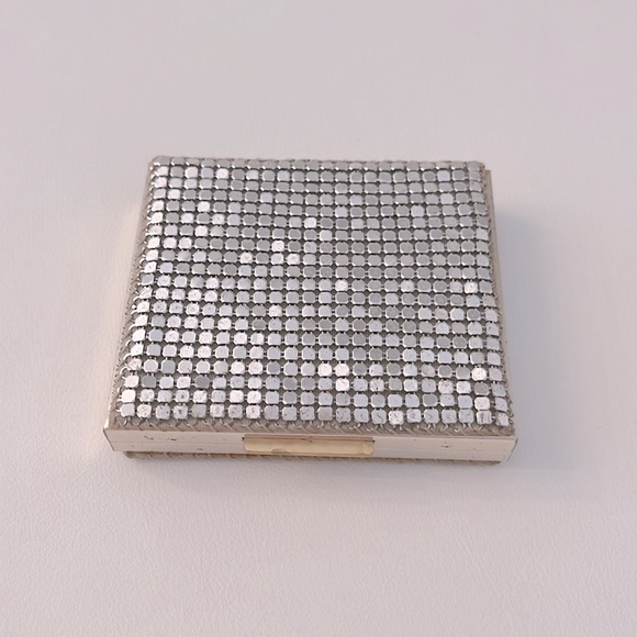 Vintage Duramesh Fifth Avenue silver mesh purse and compact - Picture 5 of 9